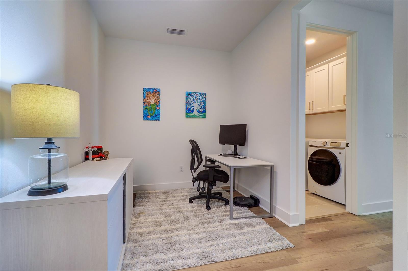 Image 21 of 38 For 9936 Key Haven Road