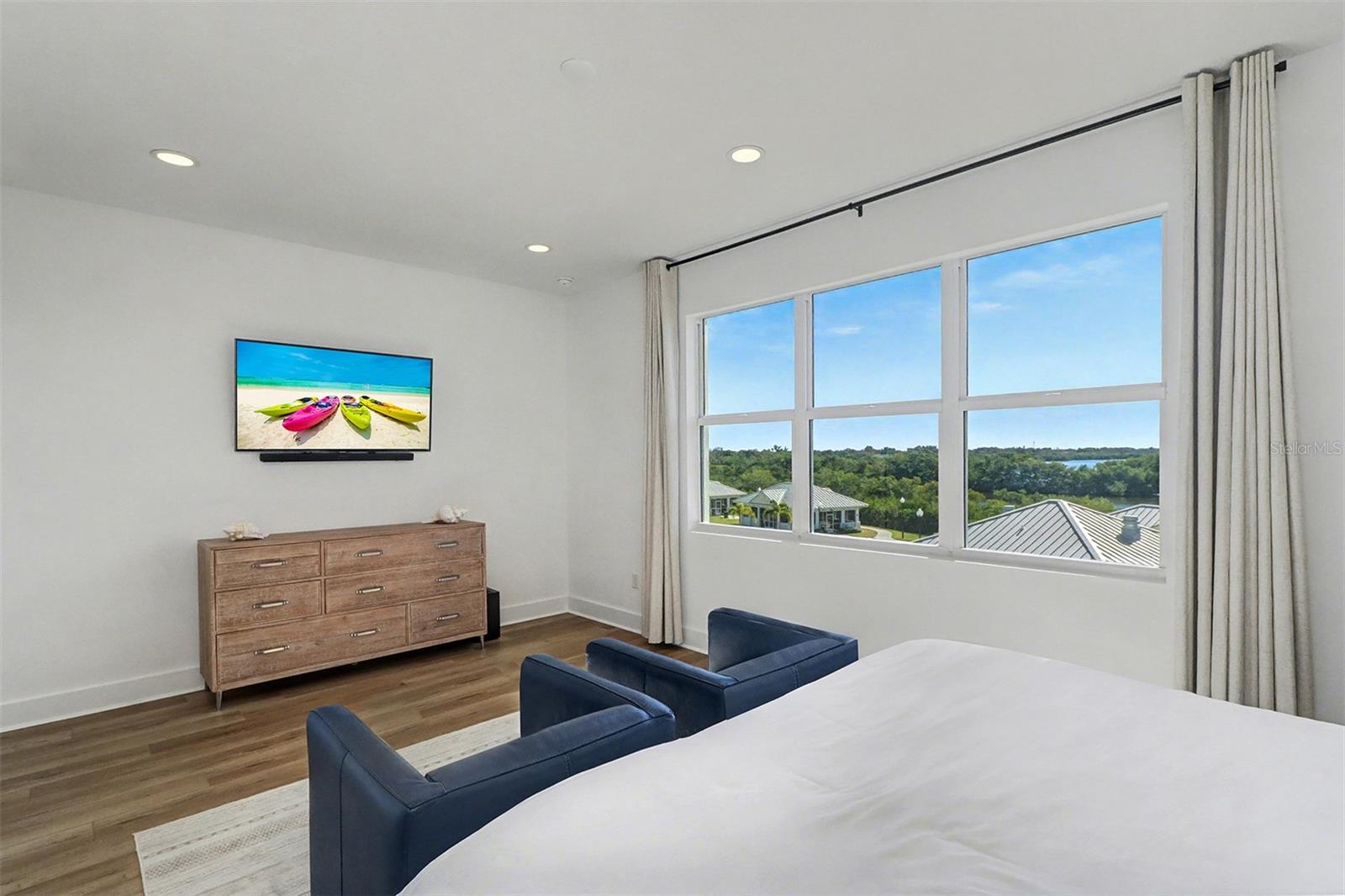 Image 23 of 38 For 9936 Key Haven Road