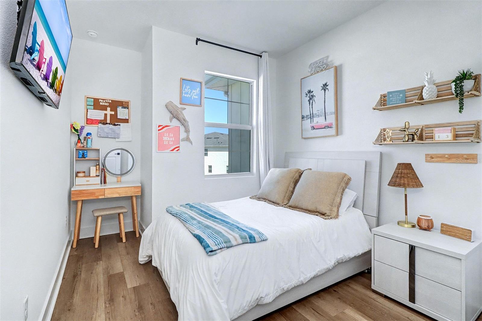 Image 27 of 38 For 9936 Key Haven Road