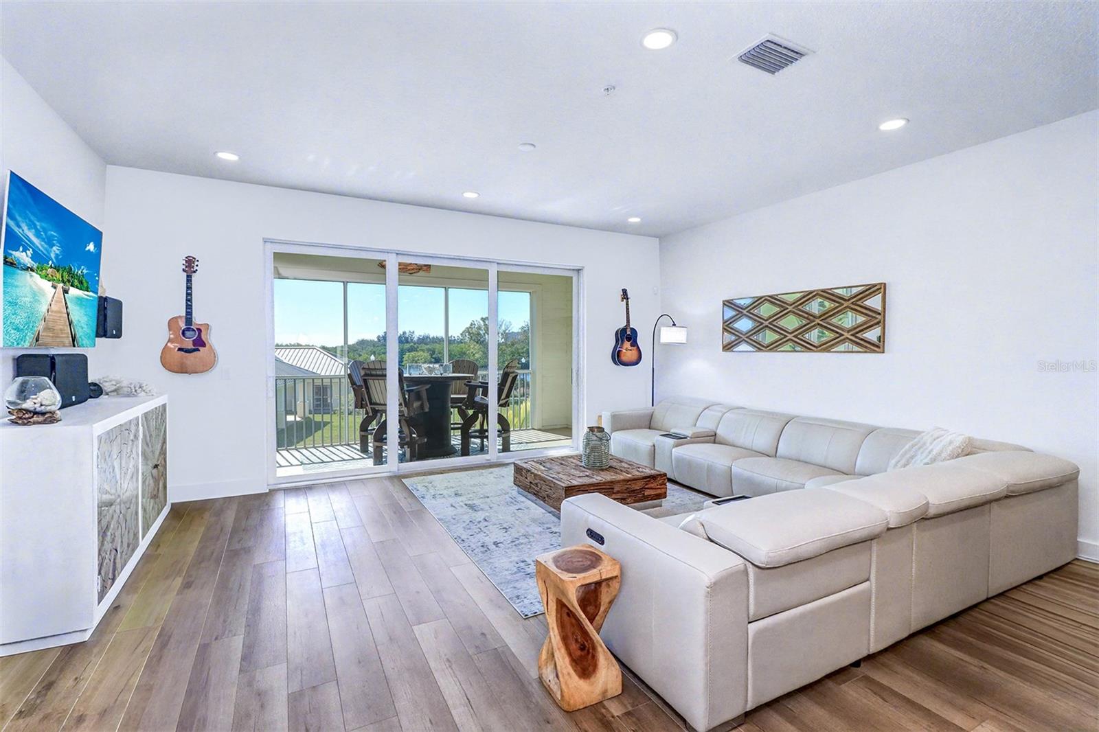 Image 5 of 38 For 9936 Key Haven Road