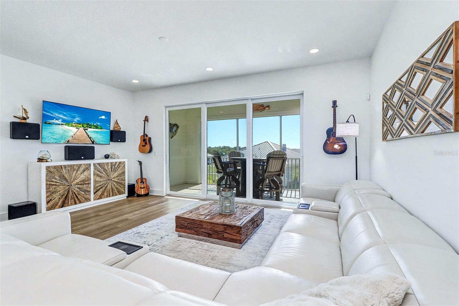 Image 6 of 38 For 9936 Key Haven Road