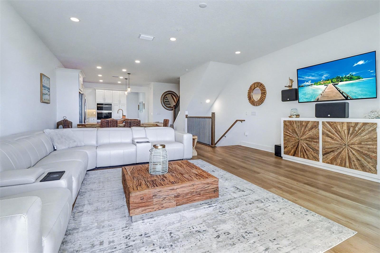 Image 8 of 38 For 9936 Key Haven Road