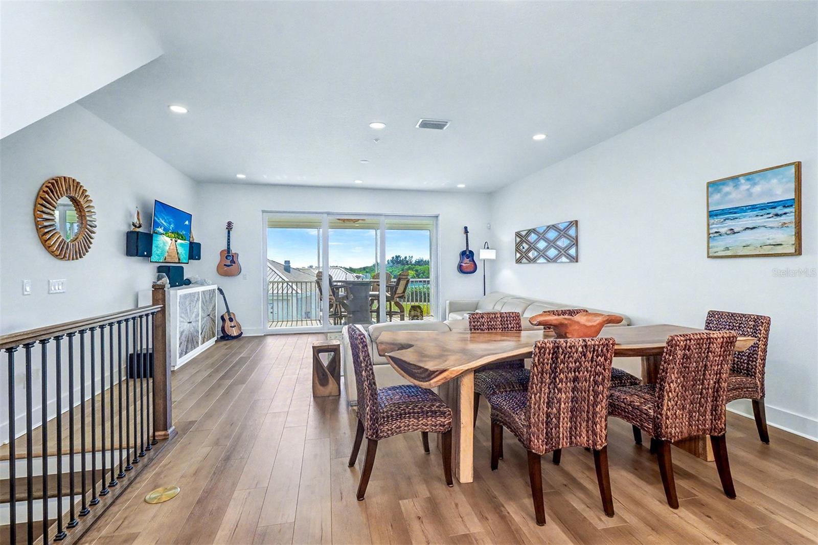 Image 9 of 38 For 9936 Key Haven Road