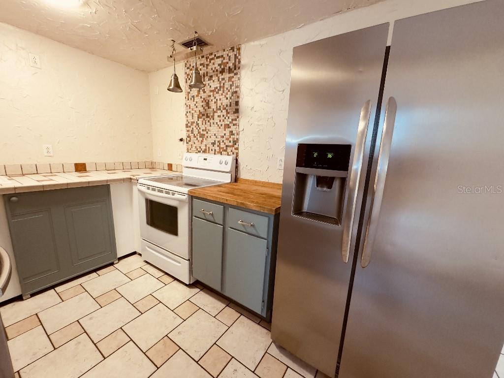 Image 12 of 37 For 20 Euclid Avenue