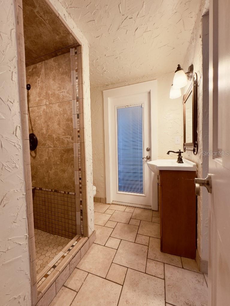 Image 20 of 37 For 20 Euclid Avenue