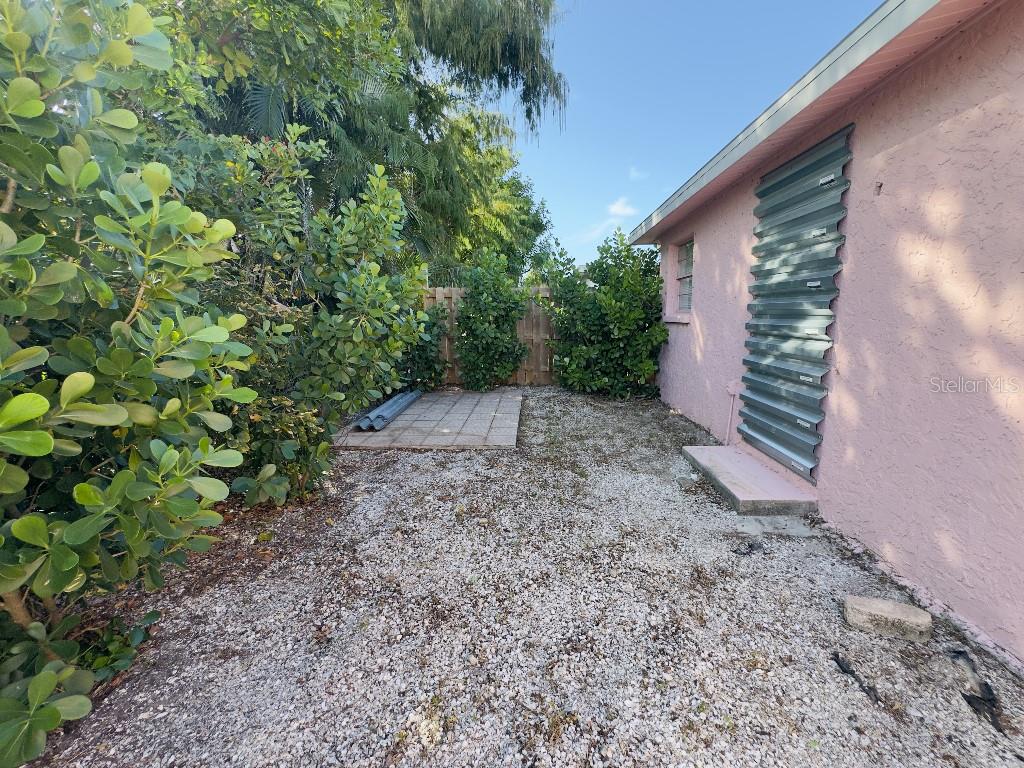 Image 4 of 37 For 20 Euclid Avenue