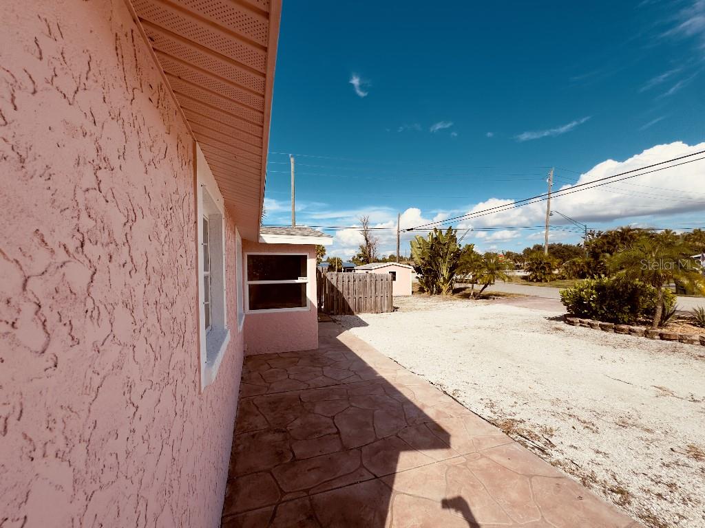 Image 6 of 37 For 20 Euclid Avenue