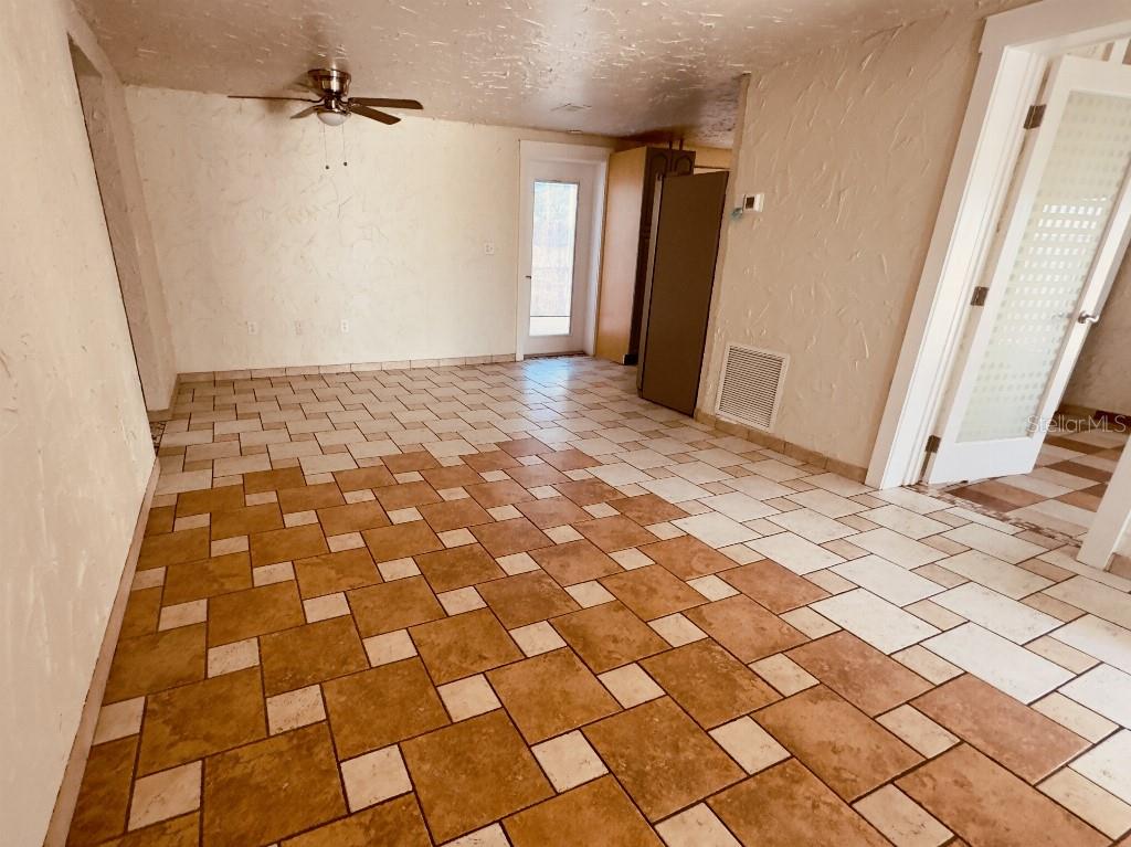 Image 9 of 37 For 20 Euclid Avenue