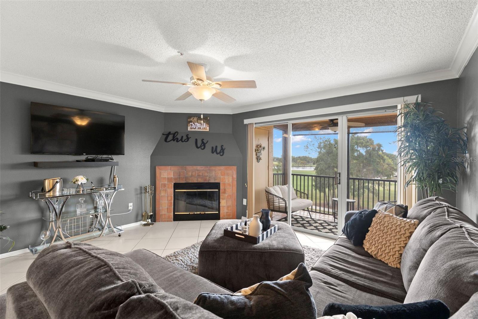 Listing photo id 8 for 2400 Feather Sound Drive 636