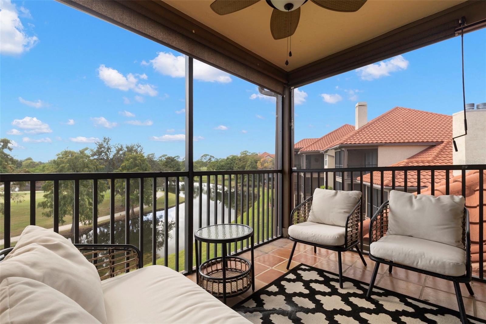 Listing photo id 23 for 2400 Feather Sound Drive 636