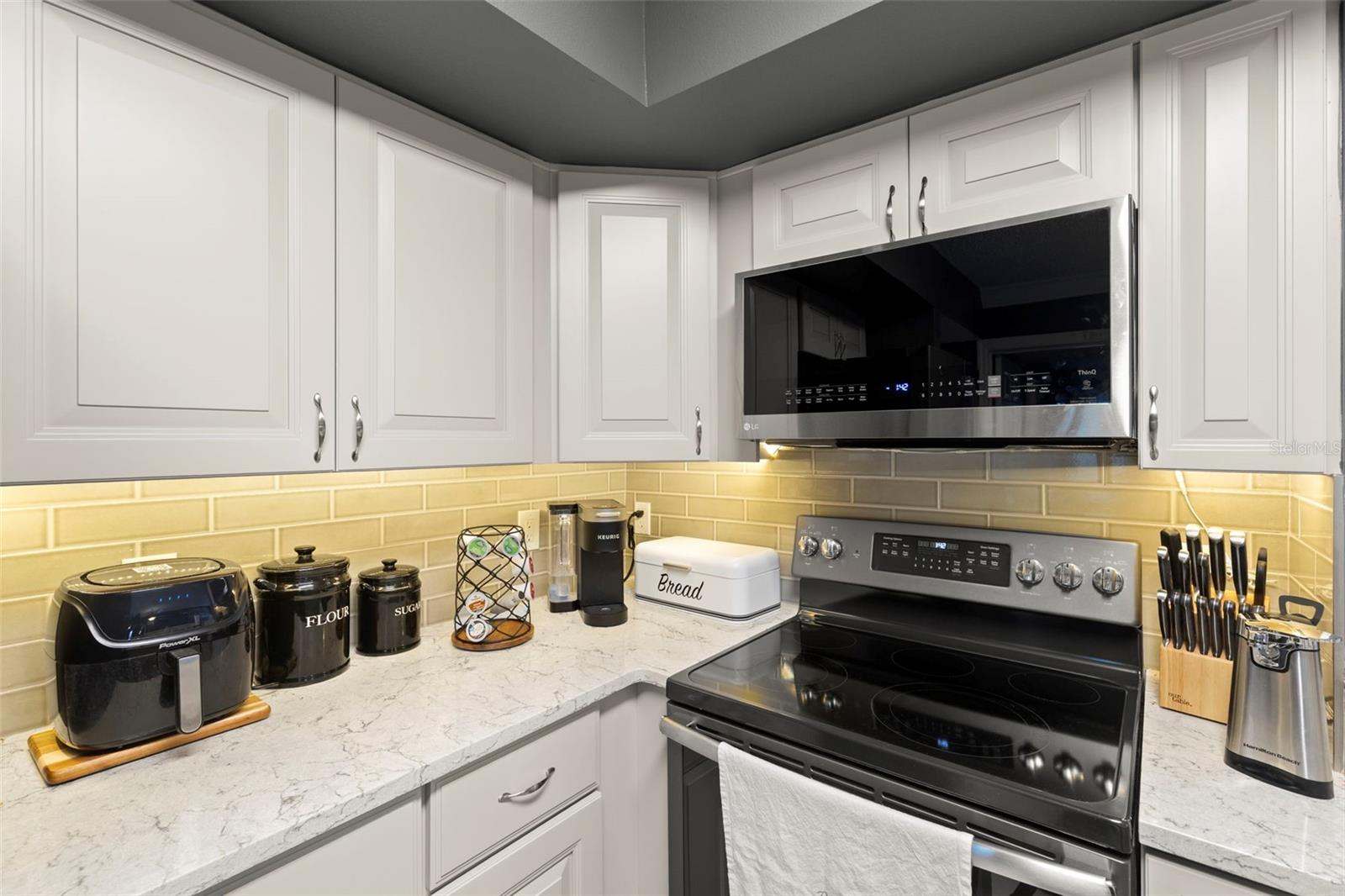 Listing photo id 2 for 2400 Feather Sound Drive 636