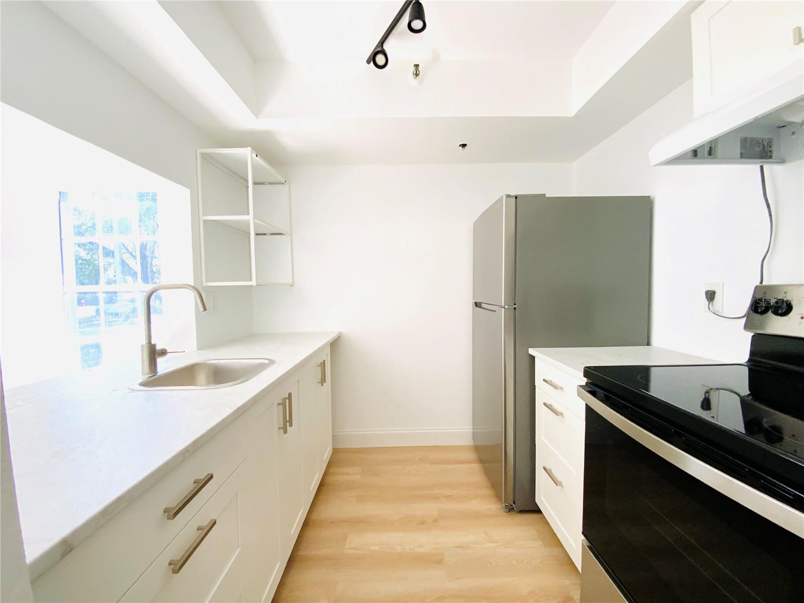 Image 10 of 32 For 7200 Bank Drive