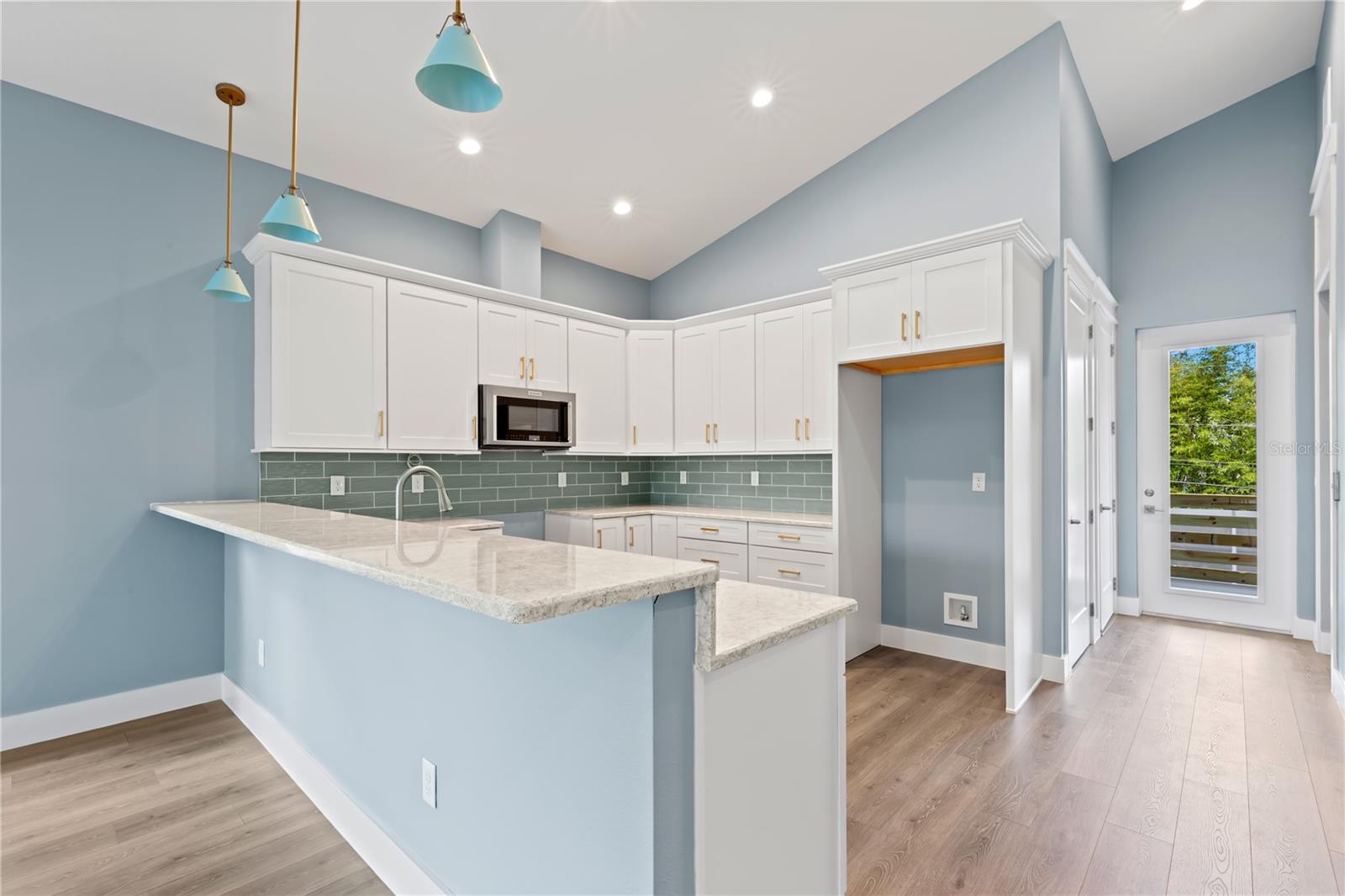 Image 21 of 46 For 411 Tennessee Avenue