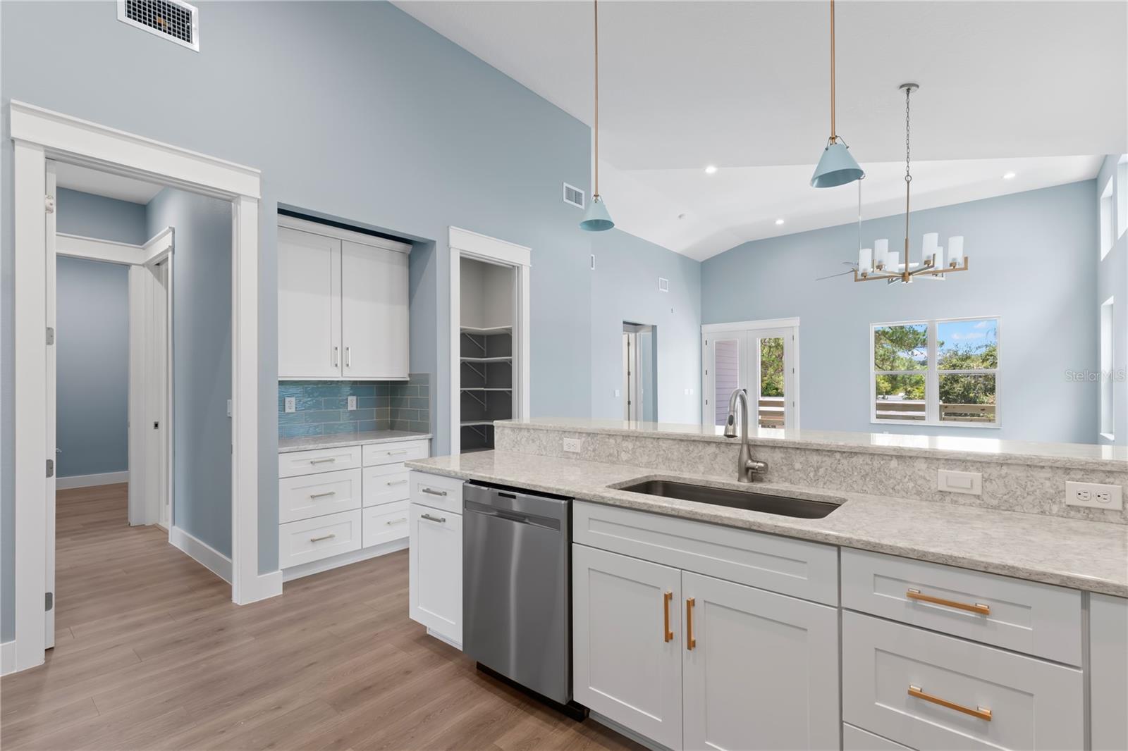 Image 23 of 46 For 411 Tennessee Avenue