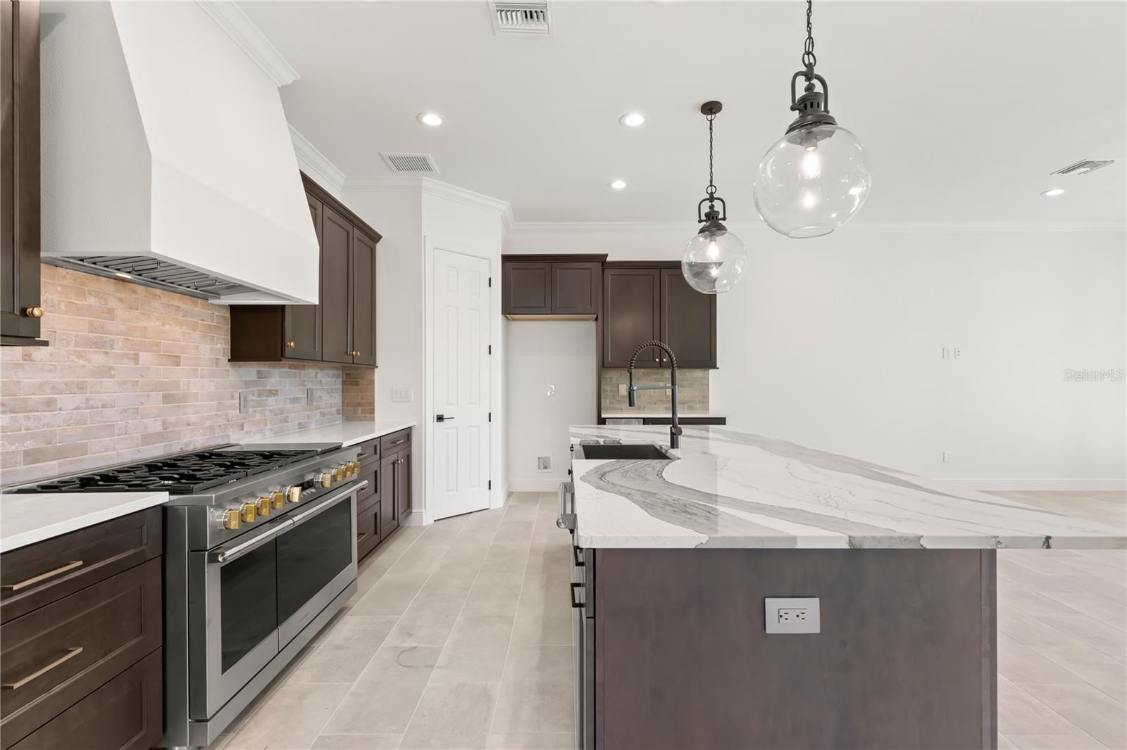 Image 3 of 46 For 411 Tennessee Avenue