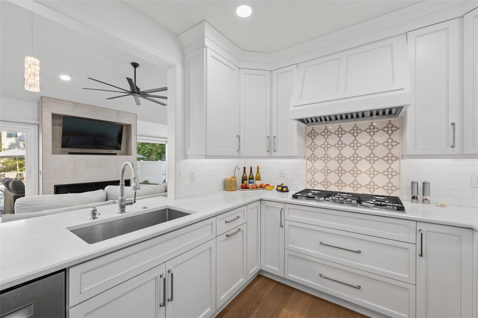 Image 12 of 30 For 220 Glen Avenue