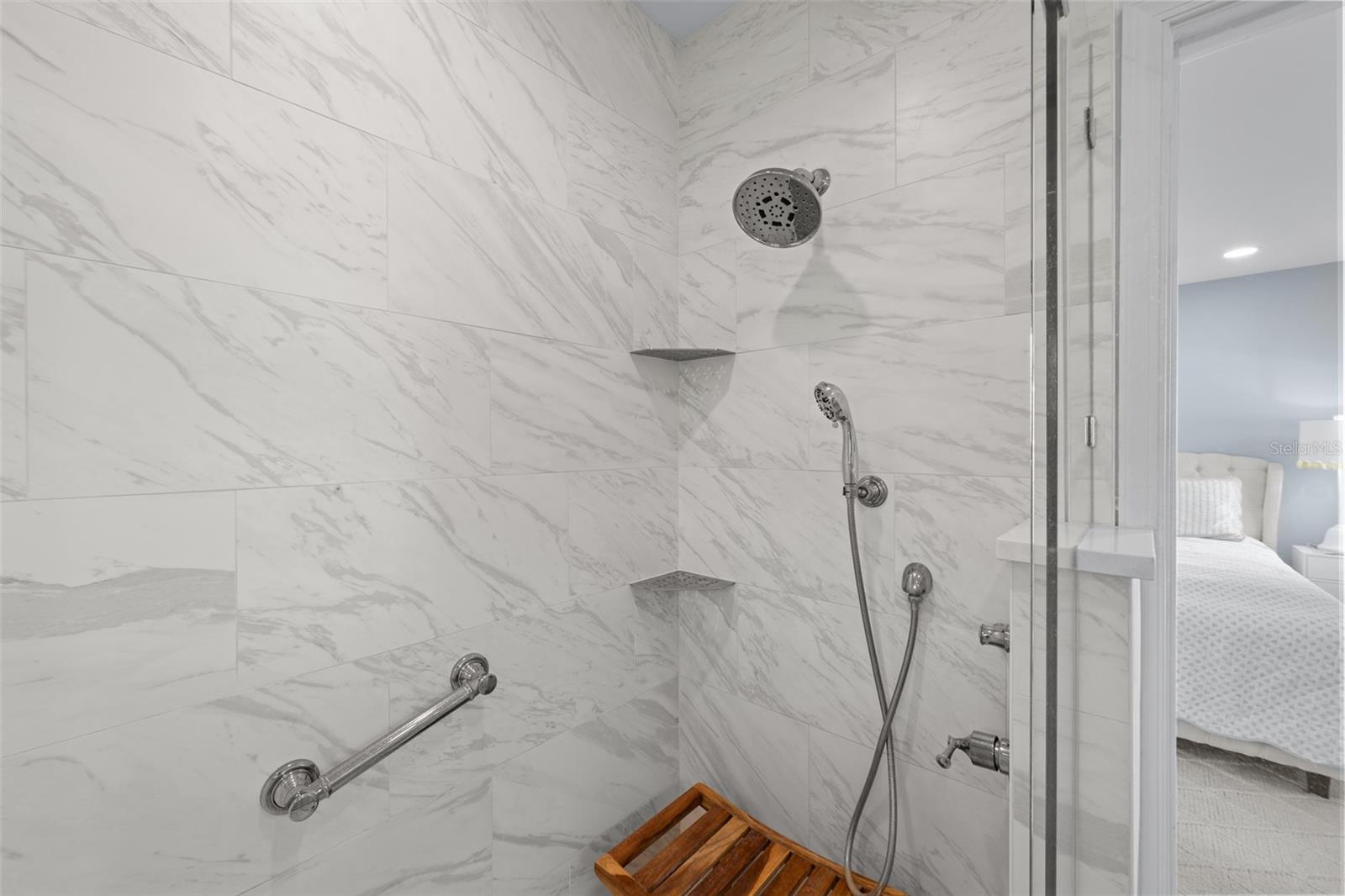 Image 16 of 30 For 220 Glen Avenue