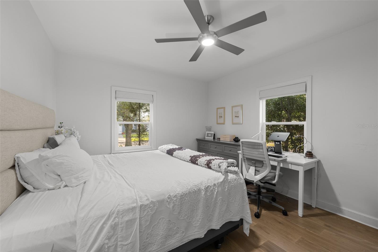 Image 17 of 30 For 220 Glen Avenue