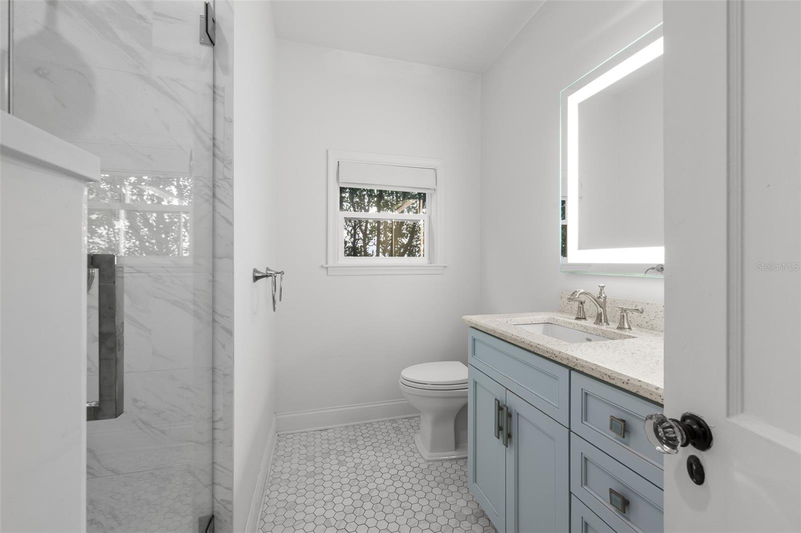 Image 19 of 30 For 220 Glen Avenue