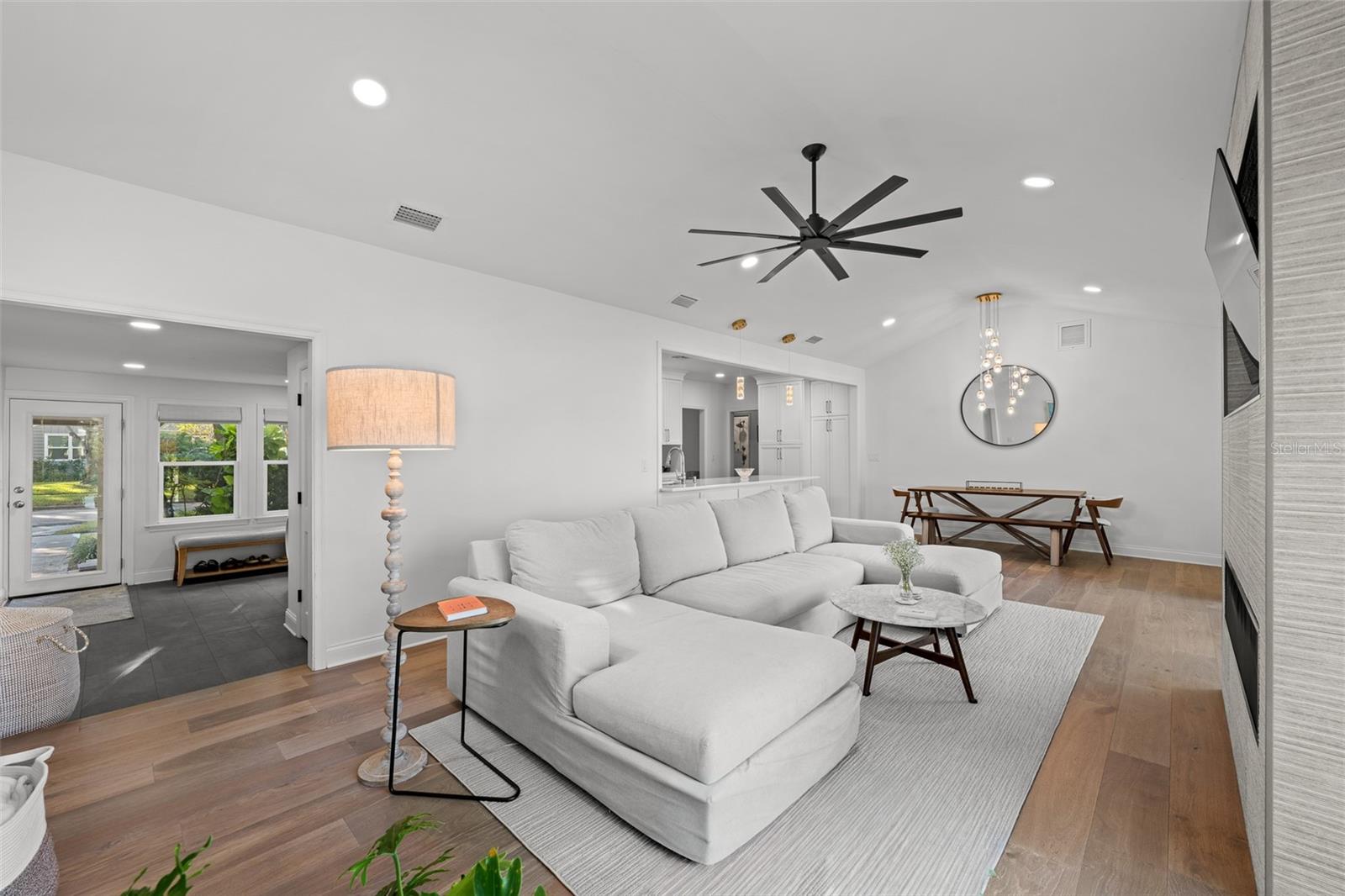 Image 8 of 30 For 220 Glen Avenue