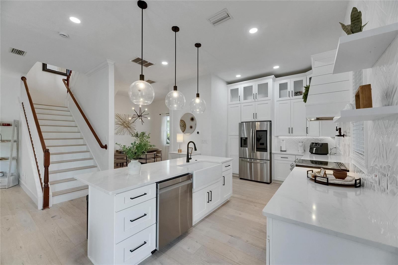 Image 17 of 64 For 6512 Simone Shores Circle