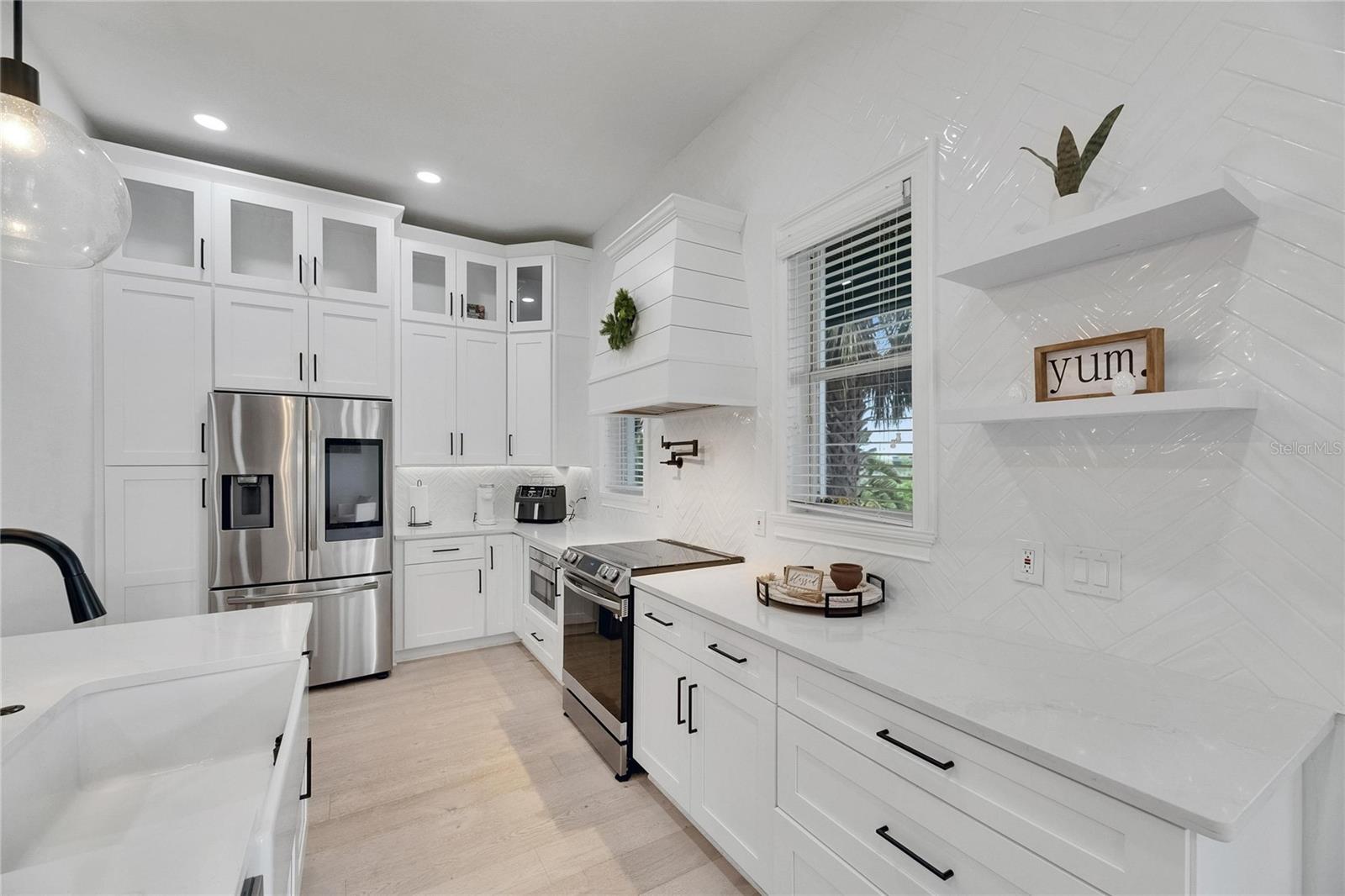 Image 18 of 64 For 6512 Simone Shores Circle