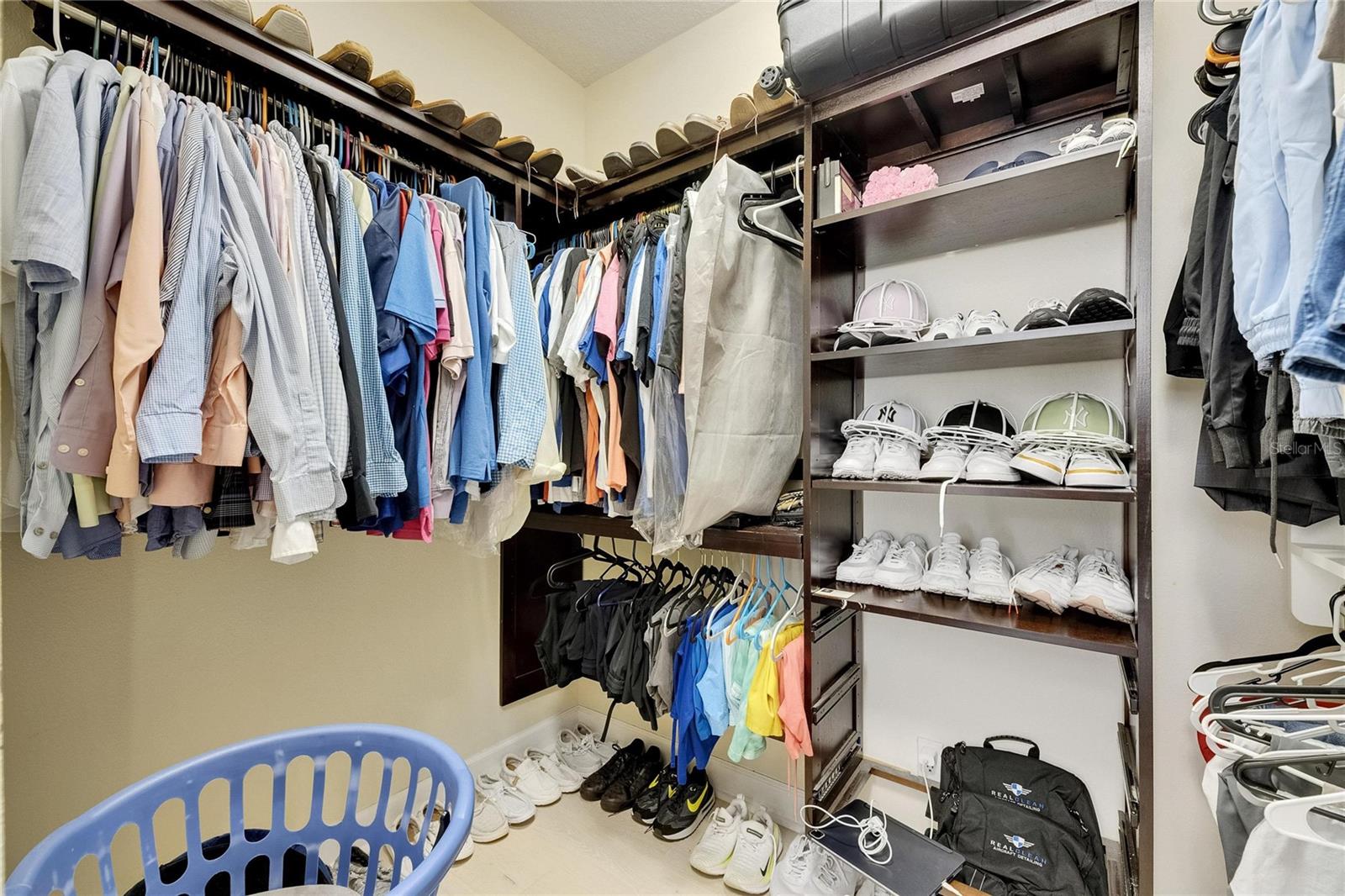 Image 37 of 64 For 6512 Simone Shores Circle