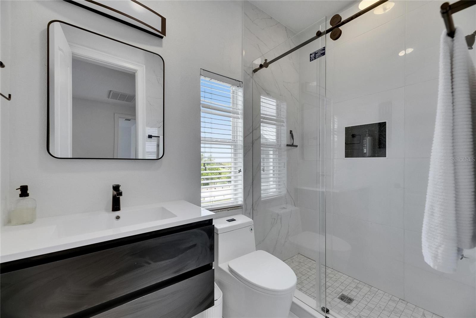 Image 38 of 64 For 6512 Simone Shores Circle