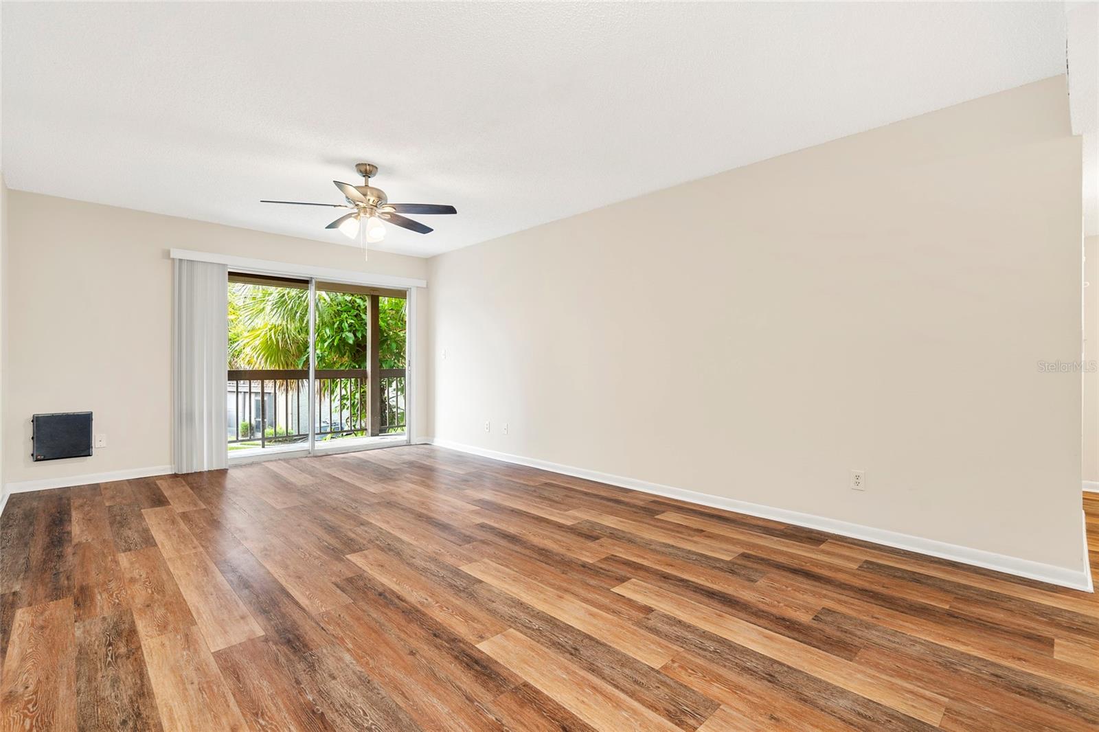 Image 12 of 26 For 6336 Newtown Circle B3