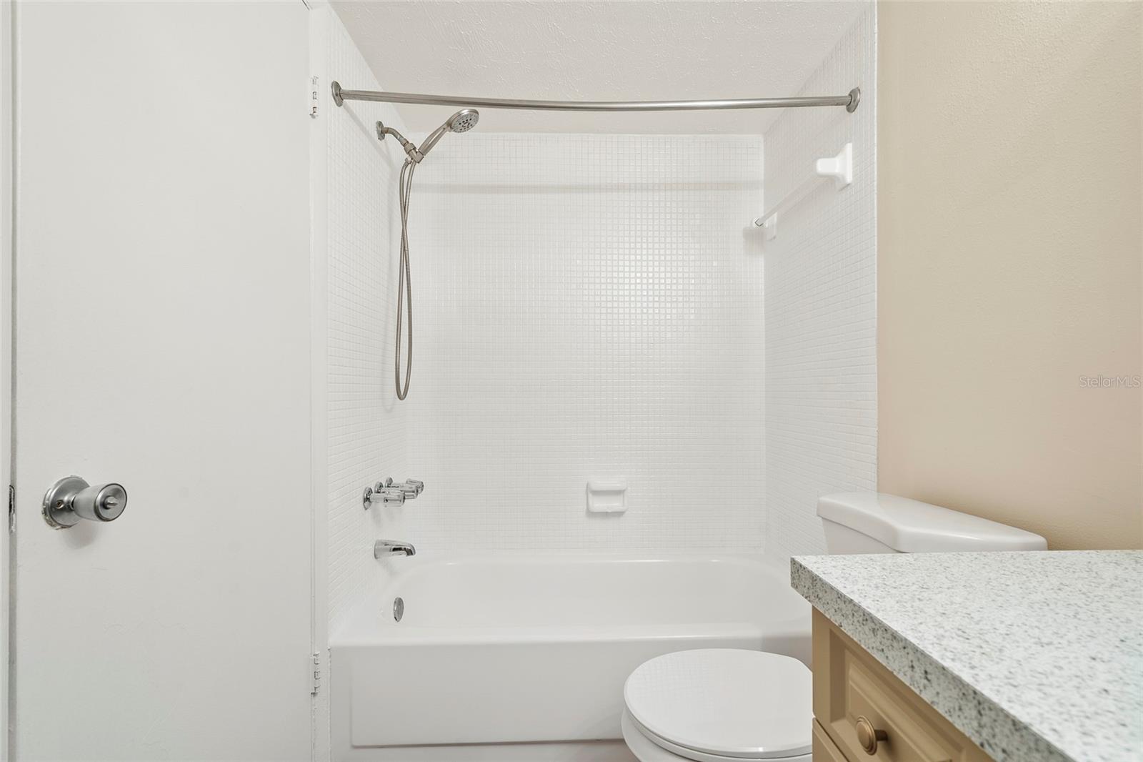 Image 16 of 26 For 6336 Newtown Circle B3