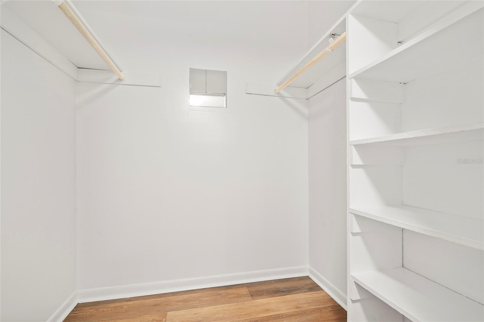 Image 24 of 26 For 6336 Newtown Circle B3