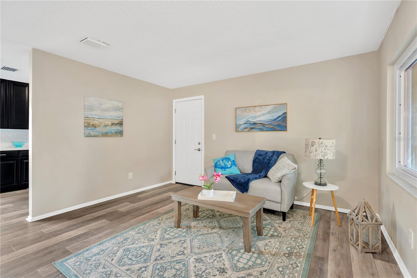 Image 10 of 23 For 6800 Lyman Avenue