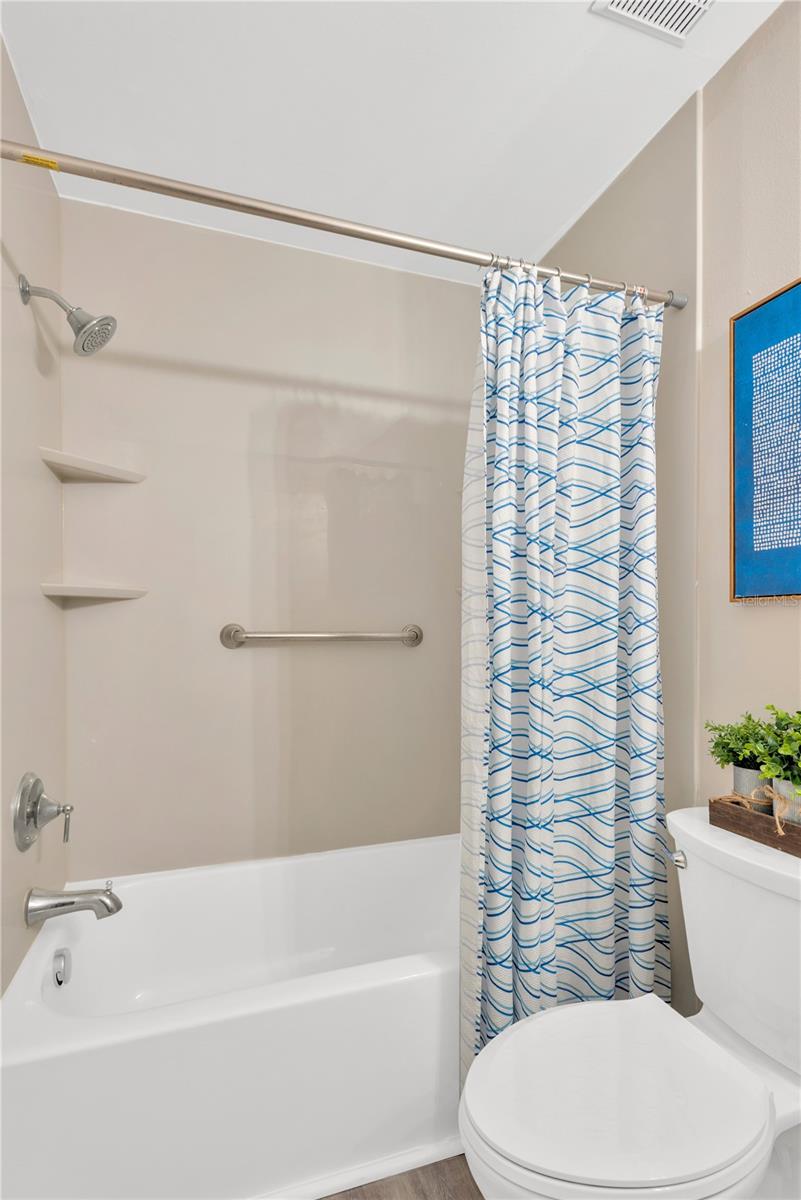 Image 13 of 23 For 6800 Lyman Avenue