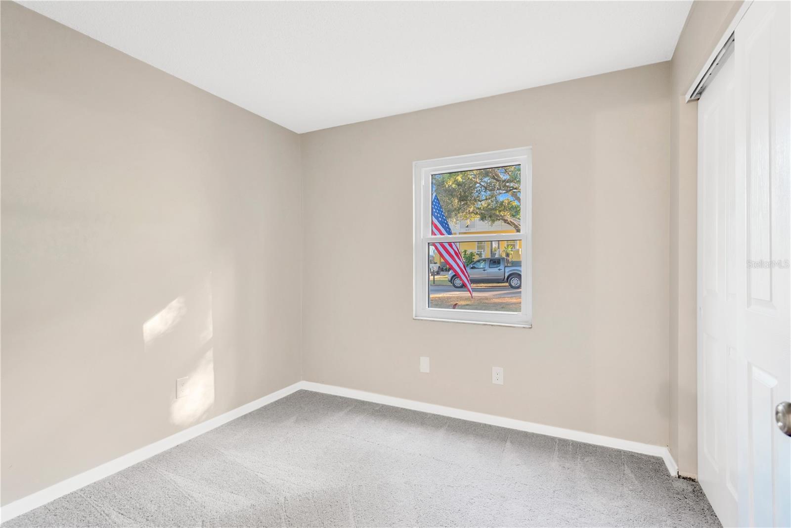 Image 17 of 23 For 6800 Lyman Avenue