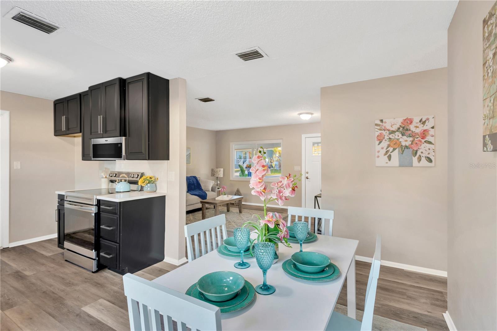 Image 6 of 23 For 6800 Lyman Avenue