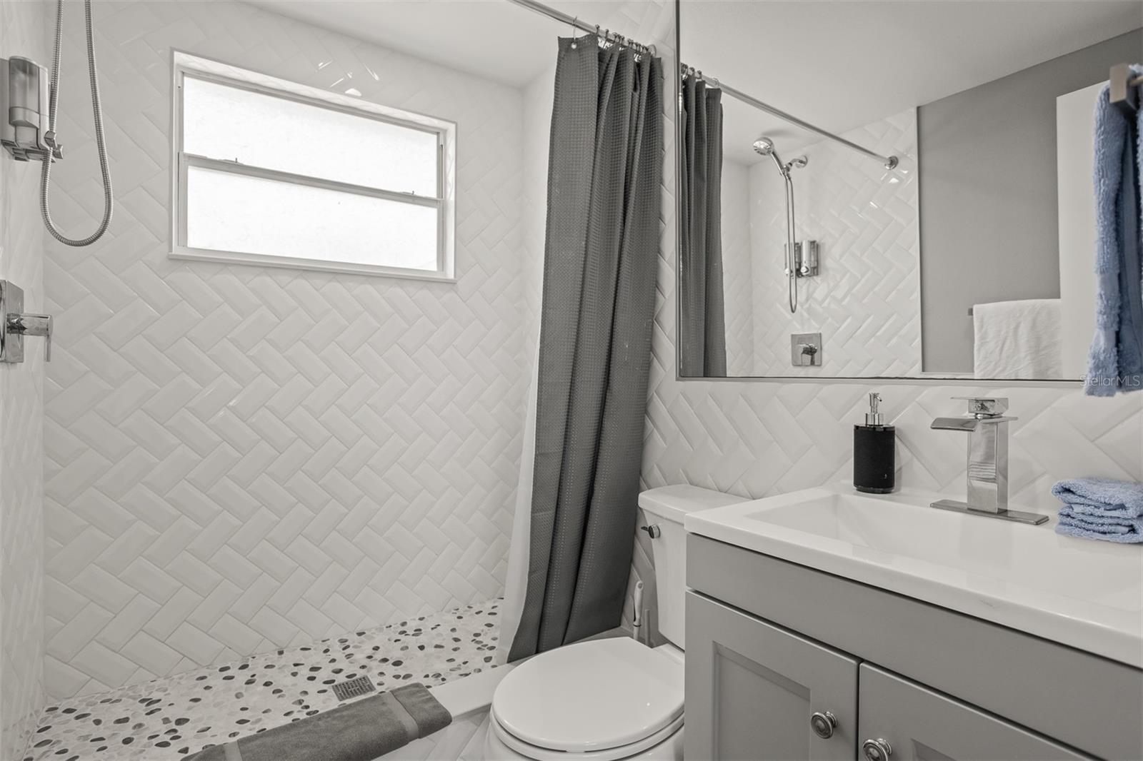 Image 4 of 39 For 8820 Rocky Creek Drive