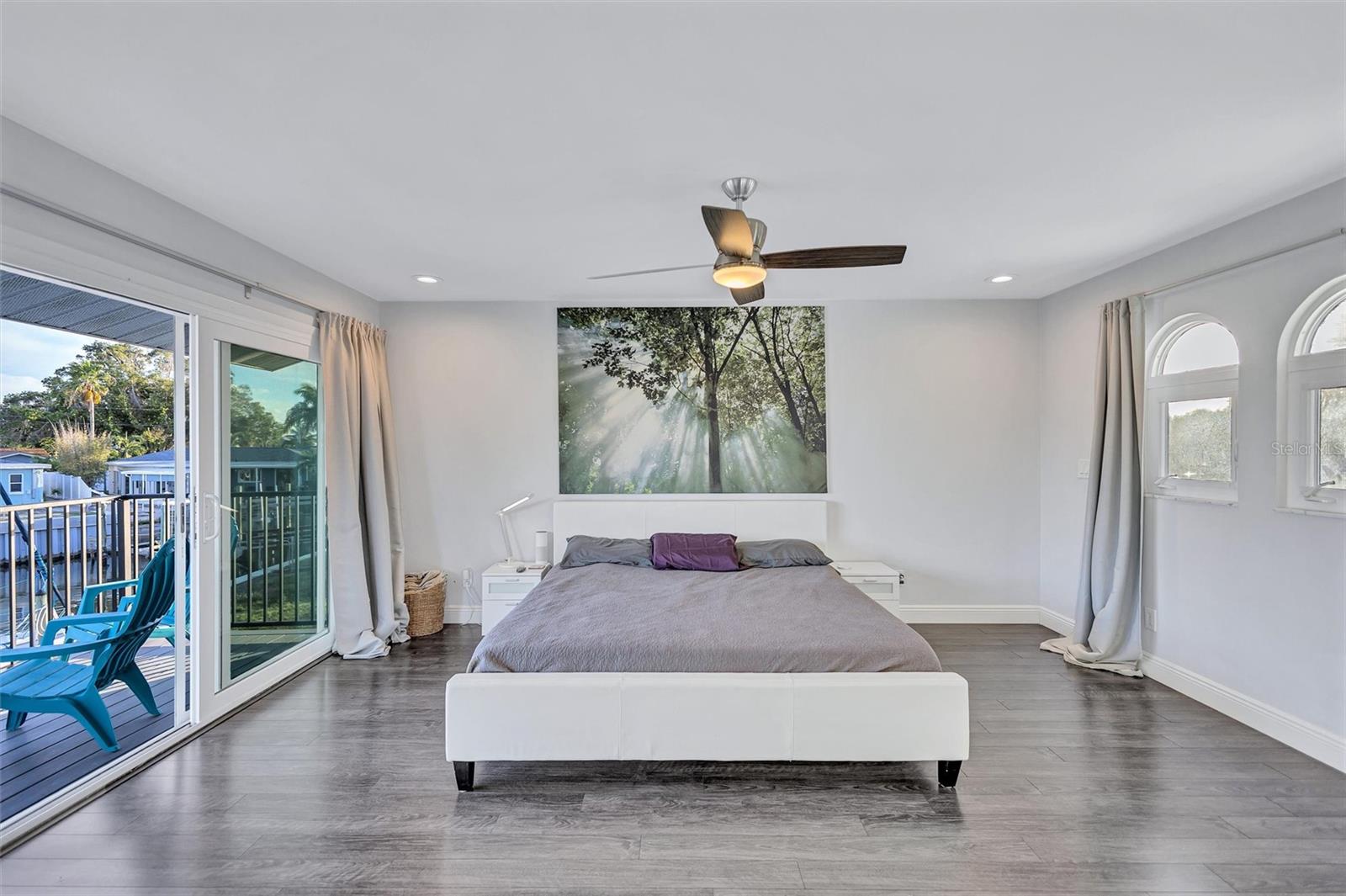 Image 26 of 53 For 4400 Beach Drive Se