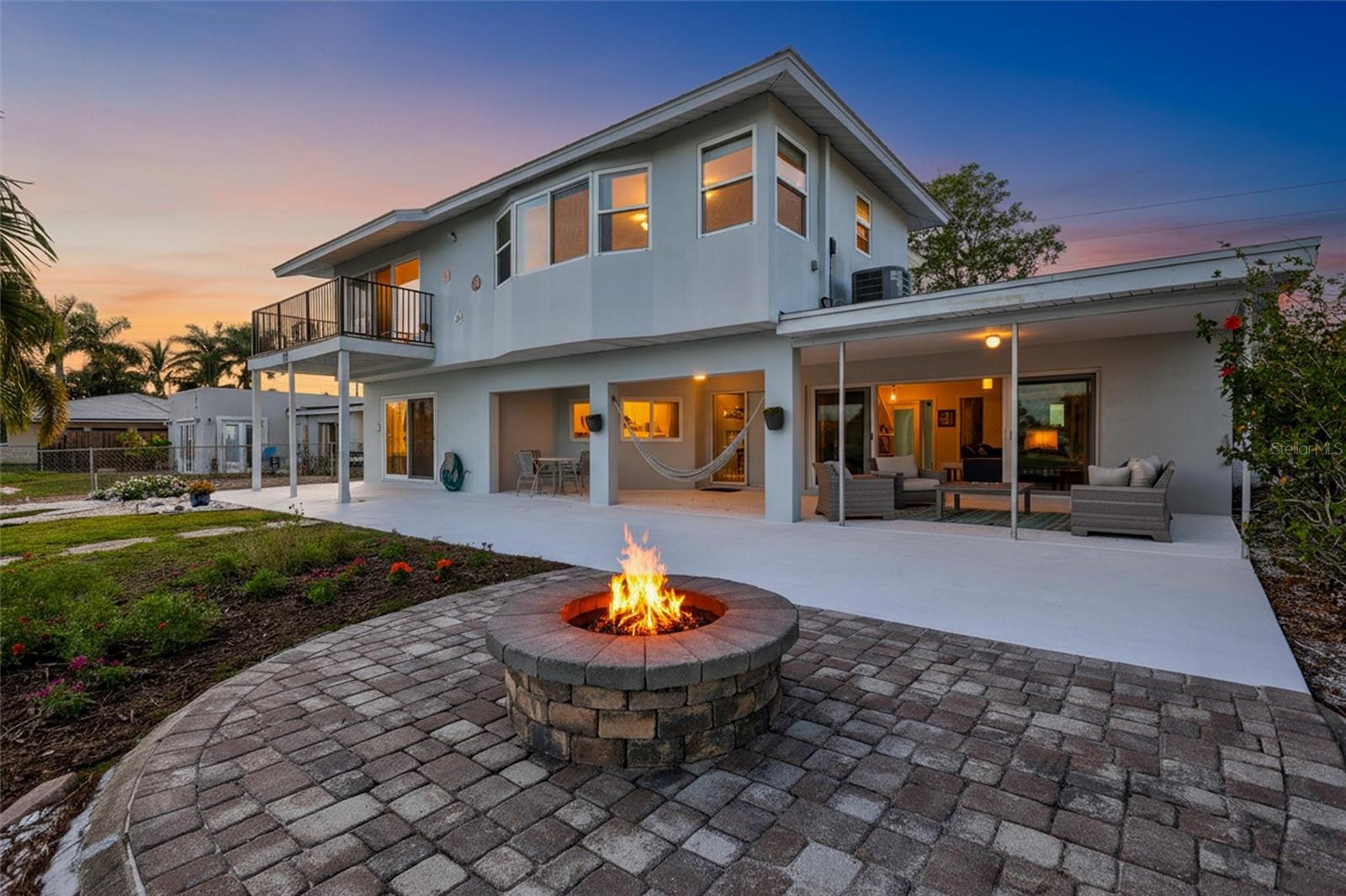 Image 42 of 53 For 4400 Beach Drive Se