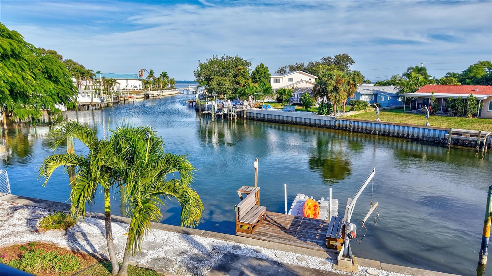 Image 46 of 53 For 4400 Beach Drive Se