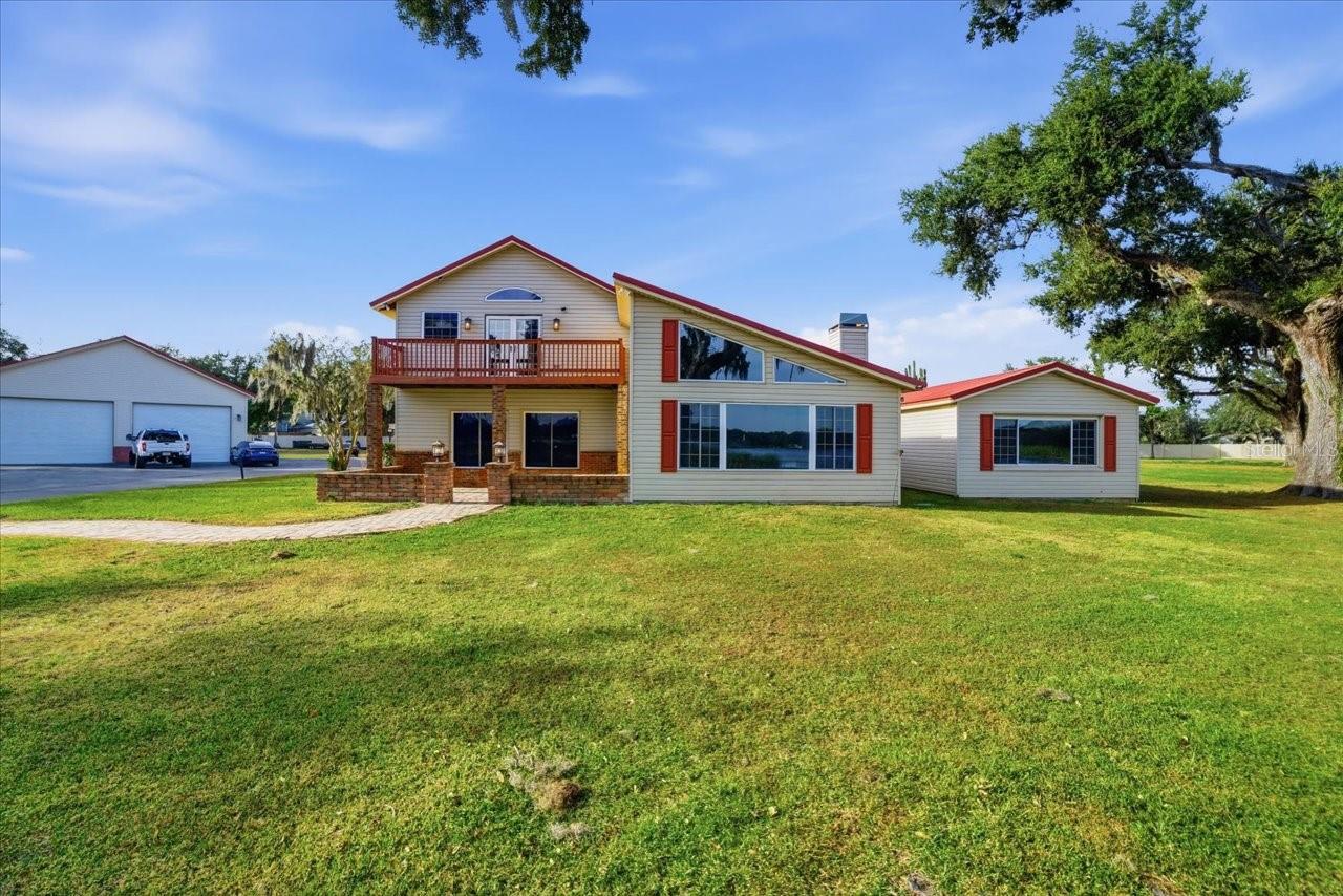 Listing photo id 8 for 505 Lakeside Drive