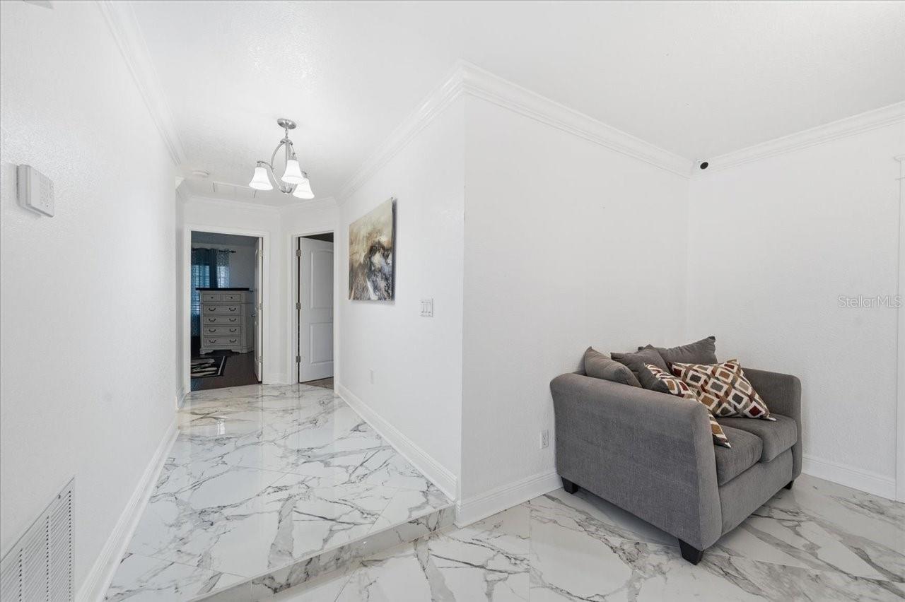 Listing photo id 13 for 505 Lakeside Drive