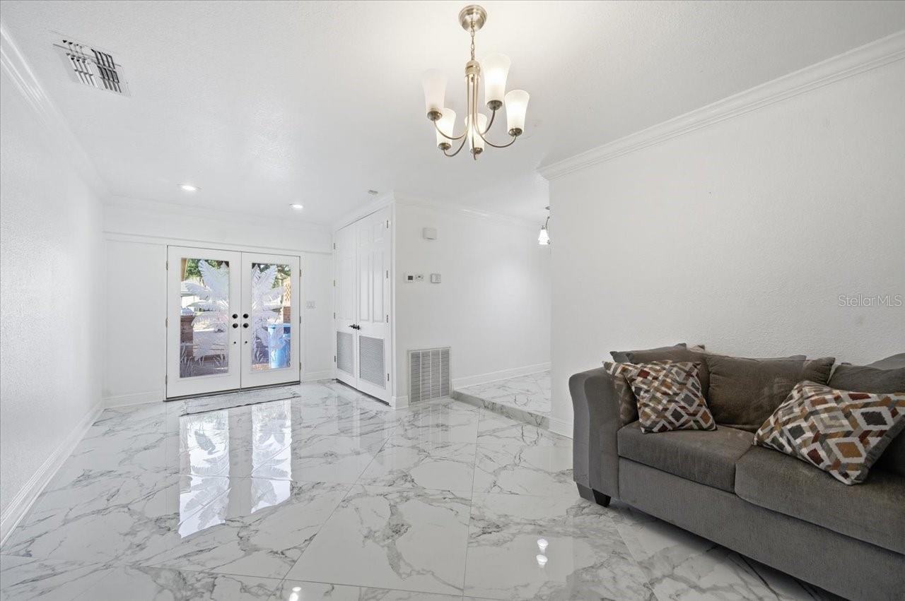 Listing photo id 15 for 505 Lakeside Drive