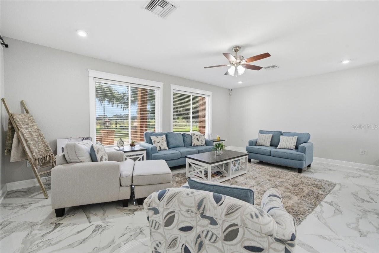 Listing photo id 22 for 505 Lakeside Drive