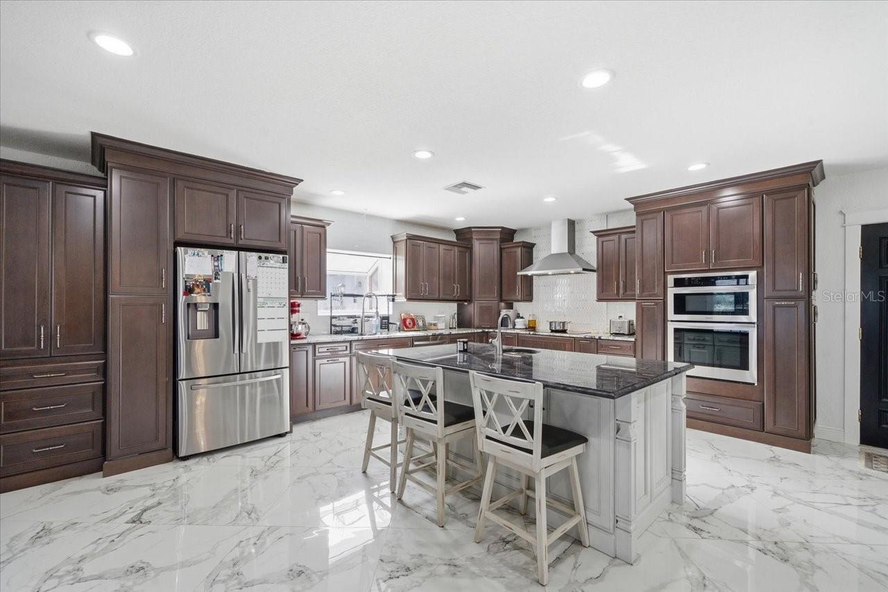 Listing photo id 28 for 505 Lakeside Drive