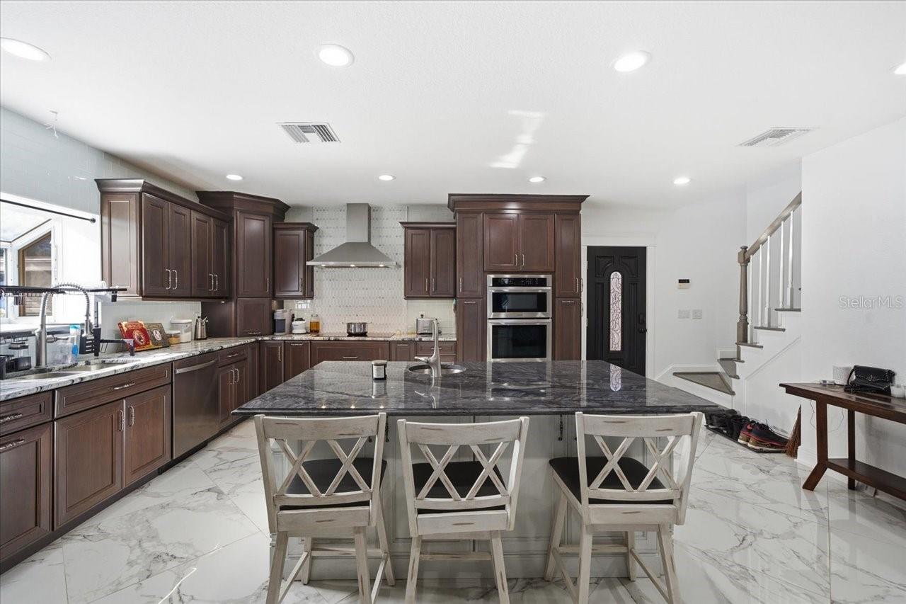 Listing photo id 32 for 505 Lakeside Drive