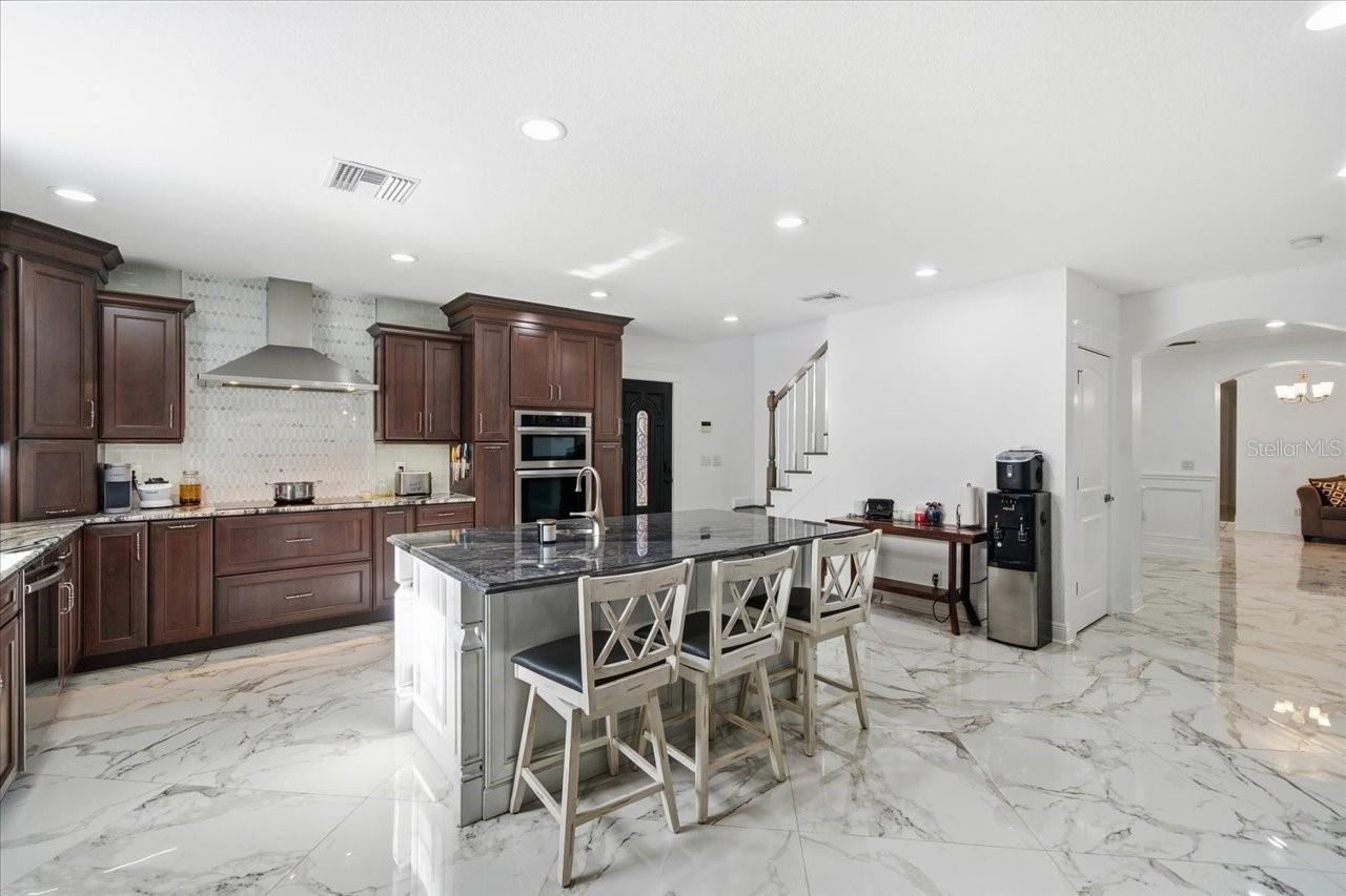 Listing photo id 33 for 505 Lakeside Drive