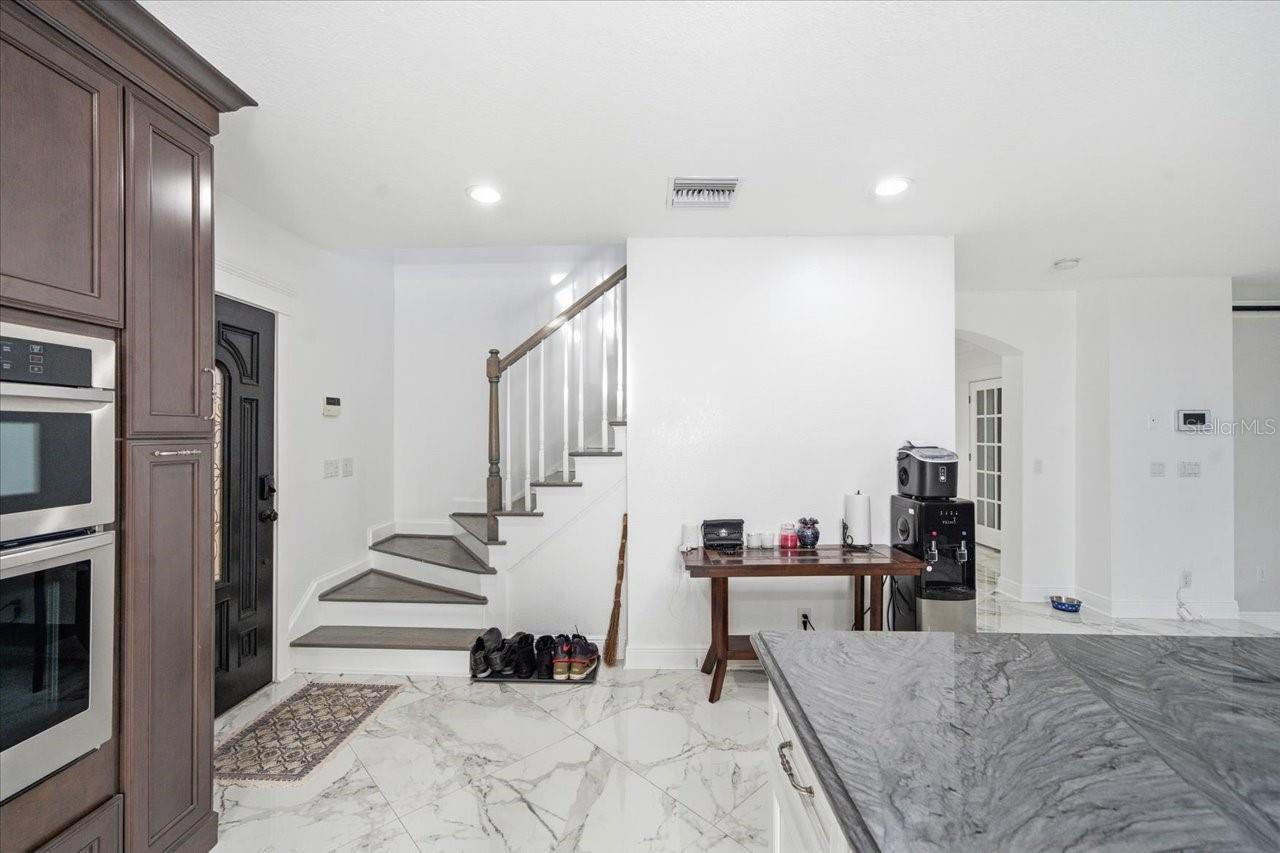 Listing photo id 35 for 505 Lakeside Drive