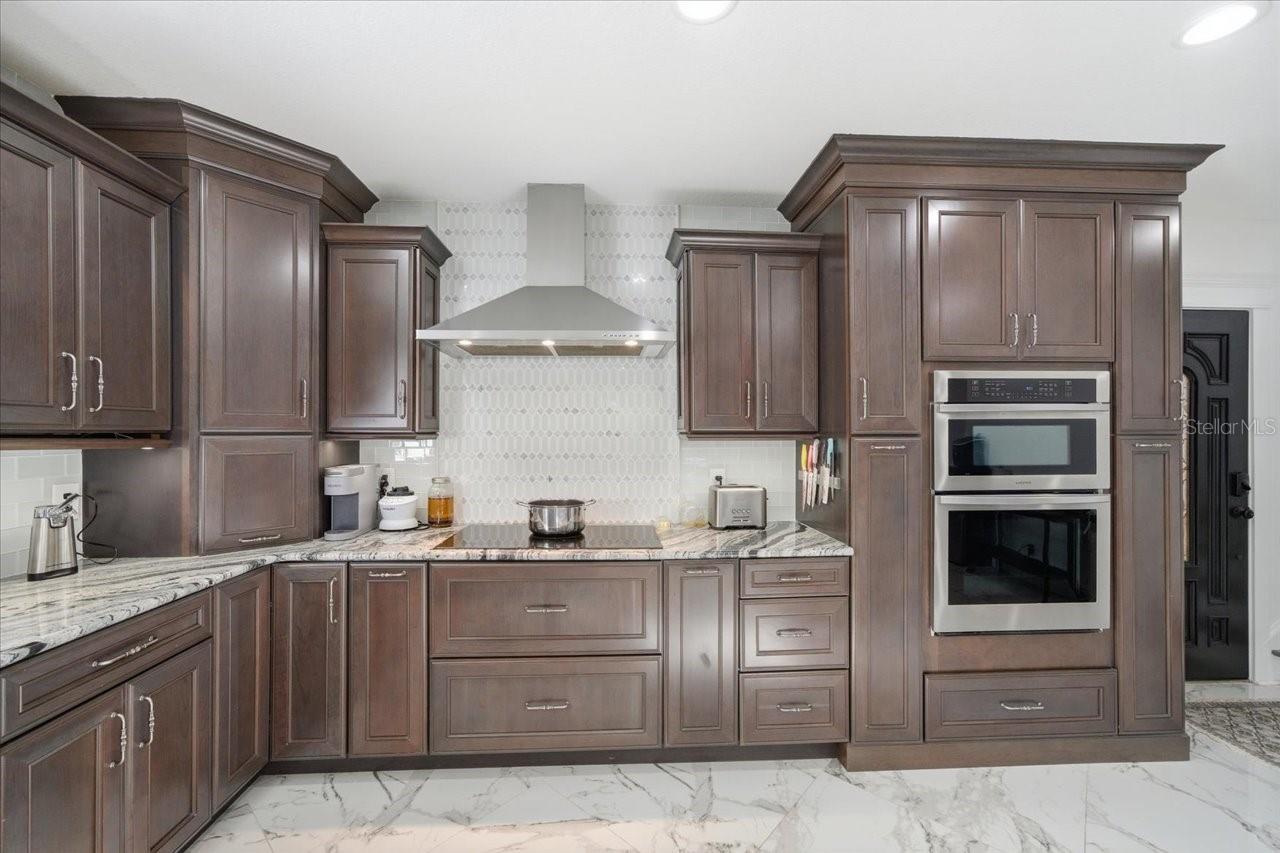 Listing photo id 36 for 505 Lakeside Drive