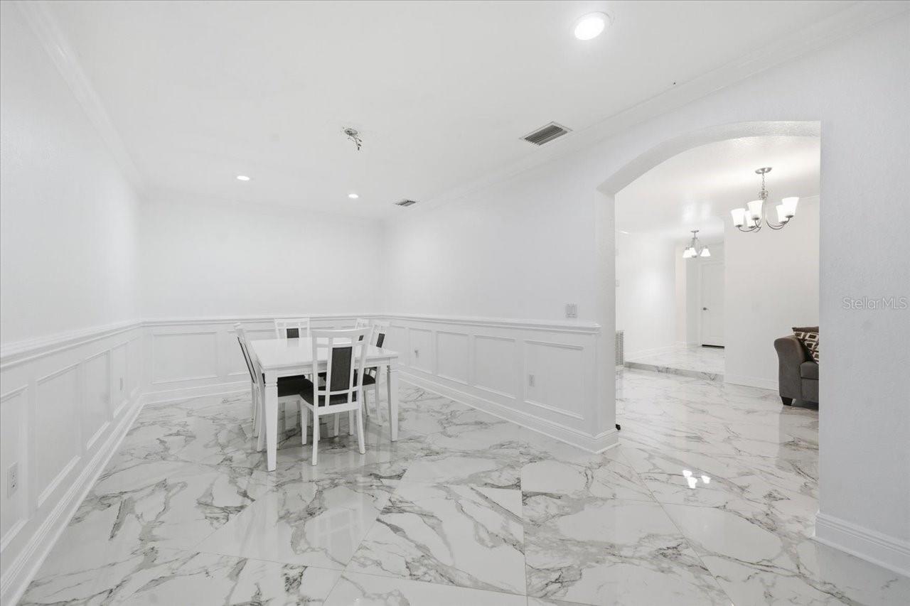 Listing photo id 43 for 505 Lakeside Drive