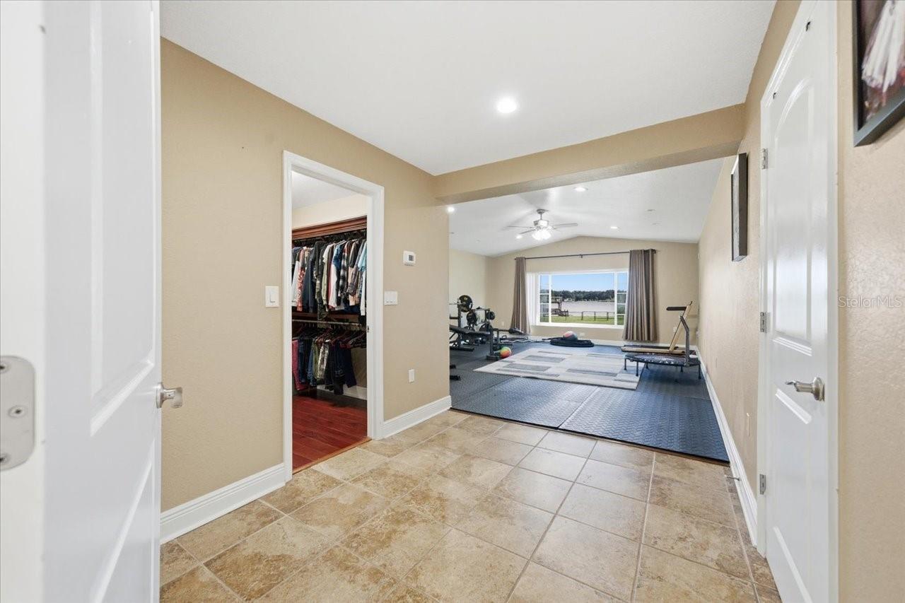 Listing photo id 47 for 505 Lakeside Drive